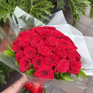 Buquê com 46 Rosas Vermelhas